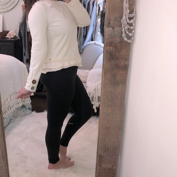 Neon Buddha size small cream boho ruffle top - Picture 4 of 7